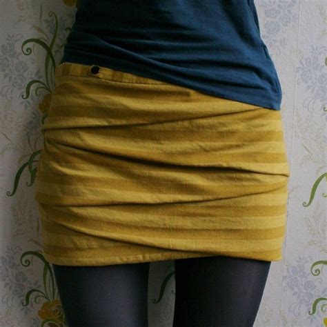 The flat pattern more accurately shows the lines without any wonderful fabric distracting you; Pin on Sewing