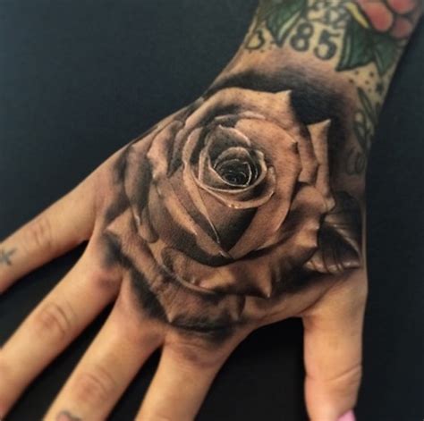 25 Awesome Hand Tattoos And The Artists Behind Them Dream Tattoos Dope