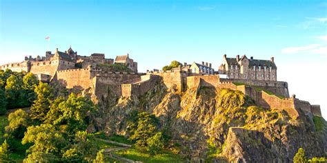 Na ogół ruiny, parki i ogrody można zwiedzać przez cały rok, czynne są … Zamki i smoki - Szkocja - Wycieczki, Opinie | ITAKA
