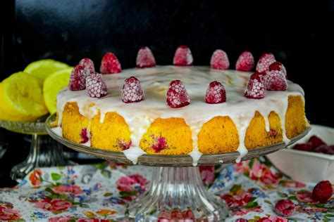 Am besten schmeckt der kuchen, wenn man ihn mit etwas saft oder likör tränkt bzw. Himbeerkuchen/ Himbeerkuchen mit Zitronenguss/ Zitronen ...