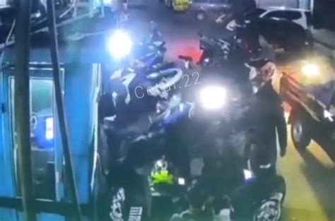 Maybe you would like to learn more about one of these? Viral Video Penembakan di Bandung, Polisi Temukan Pelaku ...