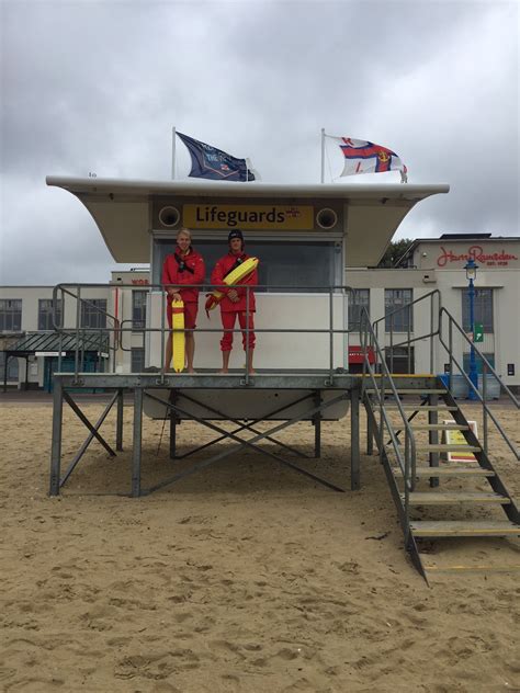 South East Dorset Rnli Lifeguards Have A Busy Season Rnli