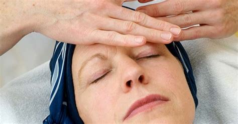 Blind Massage Therapist At Hadassah Cares For Cancer Patients Hadassah The Women S Zionist