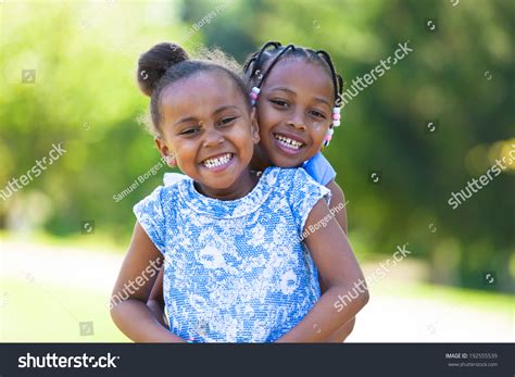 60 732 Imagens De Black Sisters Imagens Fotos Stock E Vetores Shutterstock