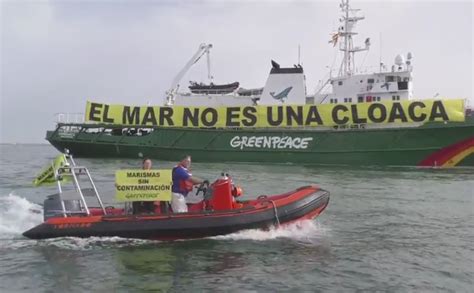 Greenpeace Denuncia En Las Costas De Huelva Que El Mar Se Está