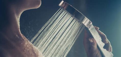 Tomar Banho De água Fria Conheça 8 Benefícios Desta Prática