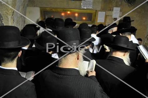 ציון רבי מאיר בעל הנס. תמונה של קבר רבי שמעון בר יוחאי, מאגר תמונות,איורים ...