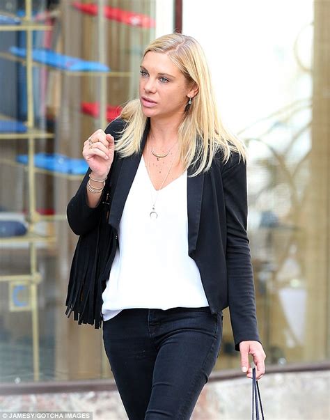 Prince Harrys Ex Girlfriend Chelsy Davy Pulls A Hair From Her Mouth After Dining Out Daily