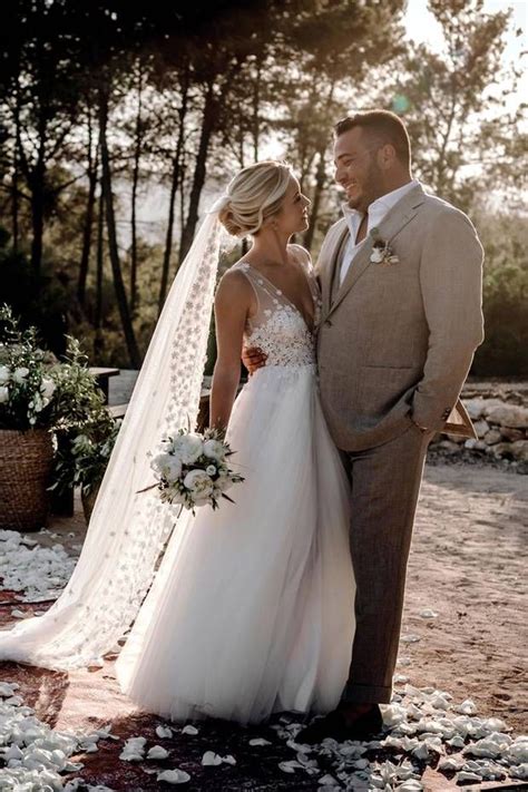 Weitere ideen zu hochzeitskleid, hochzeit, brautkleid. Hochzeiten: Die Brautkleider der Stars | Braut, Brautkleid ...