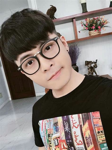 Nguyễn tuấn kiệt hay được biết đến nghệ danh là gin tuấn kiệt, sinh ngày 06 tháng 09 năm 1994 tại thành phố hồ chí minh, việt nam. Ghim của Anh Đào trên Gin Tuấn Kiệt | Gin, Instagram, Hình ảnh