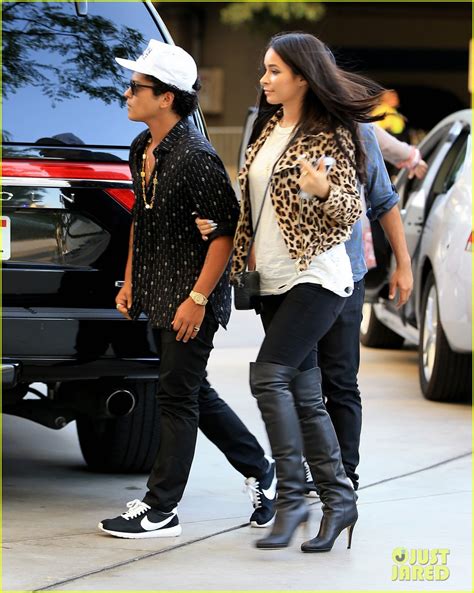 Bruno Mars And Girlfriend Jessica Caban Catch Adele In