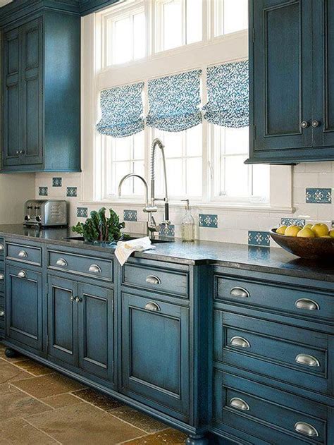 Vintage white kitchen cabinets idea. 23 Best Kitchen Cabinets Painting Color Ideas and Designs ...