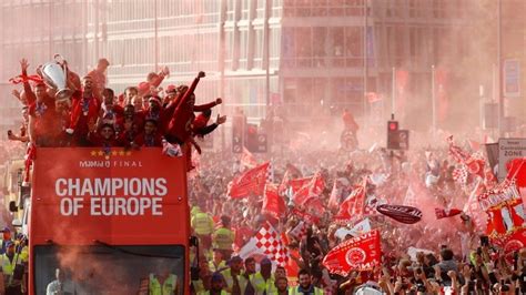 Champions League Crowds Number 750000 At Liverpool Parade Bbc News