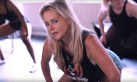 Still married to her husband marco geeratz? Zien: Chantal Janzen, 41 jaar twerkt er vrolijk op los! Fijn!