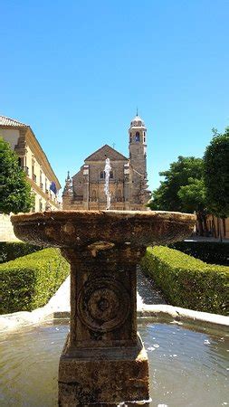 A 23,8 km del linares. Plaza Vázquez de Molina (Úbeda) - 2020 Qué saber antes de ...