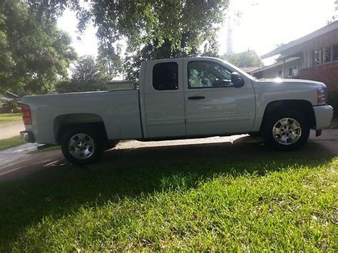 Sell Used Chevy Silverado 1500 Lt 53 Liter V8 Extended Cab Clean In