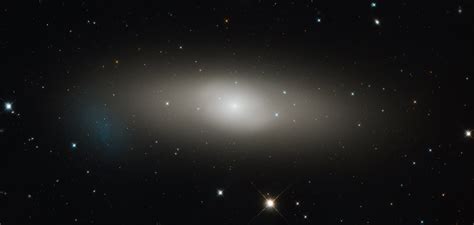 Lenticular Galaxy Ngc 1023 This Hubble Space Telescope Ima Flickr