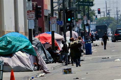 Skid Row Los Angelesın Göbeğinde Evsizlerin Yaşadığı Depresif Bölge