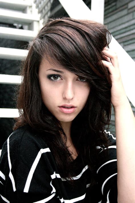 Brunette hair color is so attractive and if you have naturally brunette hair color and love the short hairstyles we search for you the best pictures and create let's pick your best new short hair style, and do not waste your time, go your hair stylist and try one of these short haircuts for brunettes! 25 Cute Long Hairstyle Ideas For Brunettes - EntertainmentMesh