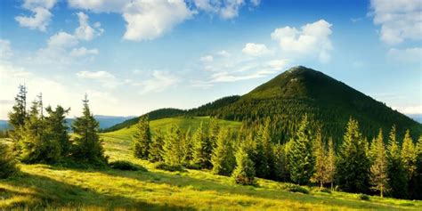 El clima subtropicalel clima subtropical es el propio de las islascanarias.las temperaturas son suaves durantetodo el año.las precipitaciones son escasas. Clima - Concepto, tipos, elementos y factores
