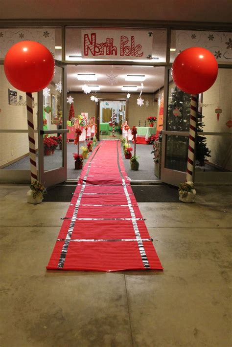 Invite your friends early so that they can help you decorate! Bridgey Widgey: Polar Express Party | Polar express ...