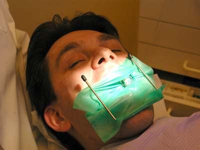 Perawatan saluran akar ini mempunyai fungsi mempertahankan gigi yang telah terinflamasi maupun yang telah mati supaya tetap berada pada lengkung rahang, tentunya dengan berbagai pertimbangan. KLINIK PERGIGIAN SYARIFAH: Proses Root Canal Treatment ...