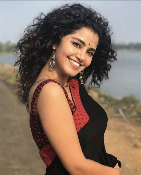 pin by dinesh kani on anupama anupama parameswaran beautiful indian actress curly hair styles