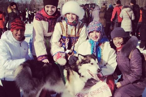 Detect language english german french italian spanish. Keceriaan Maslenitsa Tomsk 2014 - Russia Beyond