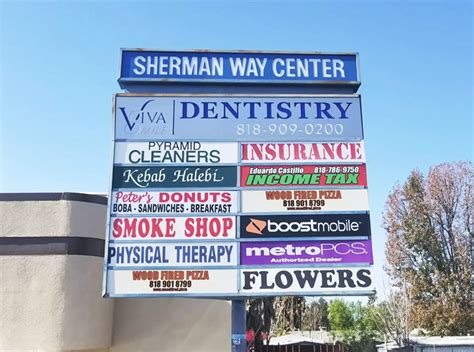 Pylon Signs Custom Plaza Signs Los Angeles And Us Wide Front Signs