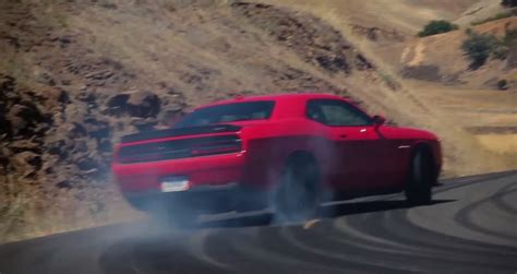 Video Dodge Challenger Srt Hellcat Goes Drifting Gtspirit