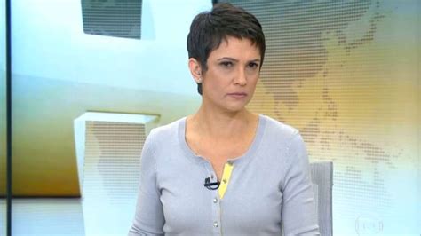 Chegar aos 50 anos com o rosto de 30 igual à sandra annenberg, escreveu uma internauta no twitter. Sandra Annenberg revela idade ao vivo e deixa público chocado