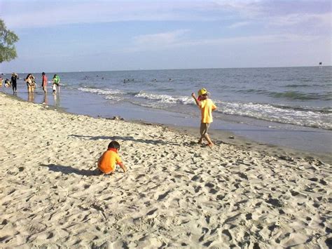 Bagan lalang beach 360 m. MeNarA KehiDupaN: Gold Coast Sepang dan Pantai Bagan ...