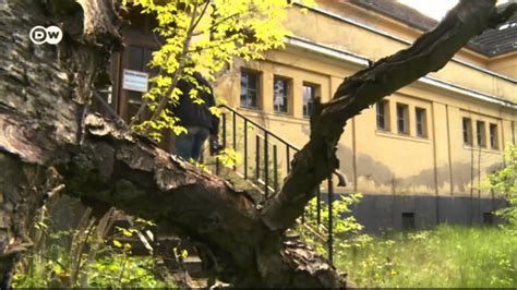 I have been wanting to make a scene with focus on substance designer and lighting, this is what came of it. "Haus der Offiziere" in Wünsdorf | Euromaxx - YouTube
