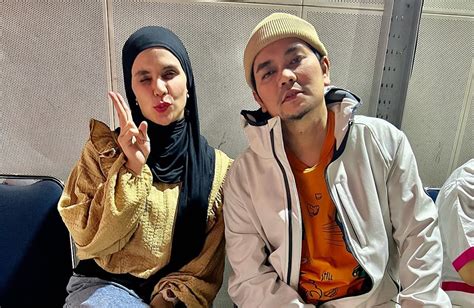 Foto Bareng Indra Bekti Aldila Jelita Kita Bisa Bersaudara Dengan Baik Okezone Celebrity