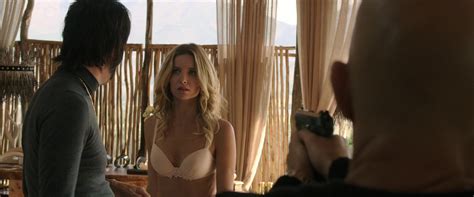 Naked Annabelle Wallis In The Brothers Grimsby
