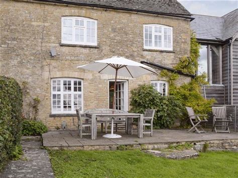 The village has five neighbourhoods: South View Cottage (Ref : 26617) in Dean, nr. Chadlington ...