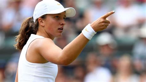 Nasza najlepsza tenisistka w sobotni poranek mierzyła się w finale turnieju wta adelaide z belindą bencić. Wygrany mecz Igi Świątek w towarzyskim turnieju tenisowym ...