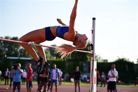 She competed at the 2012 summer olympics in the women's heptath. Ivona Dadic glänzt mit Weltbestleistung im 1-Stunden ...