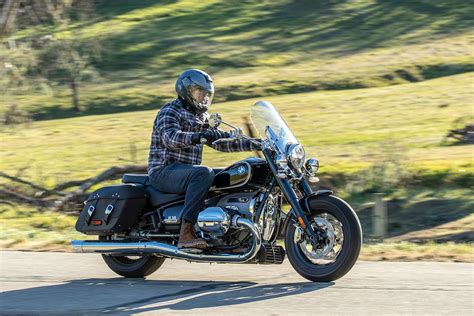 2021 Bmw R 18 Classic Tour Test Review Motorcycle News