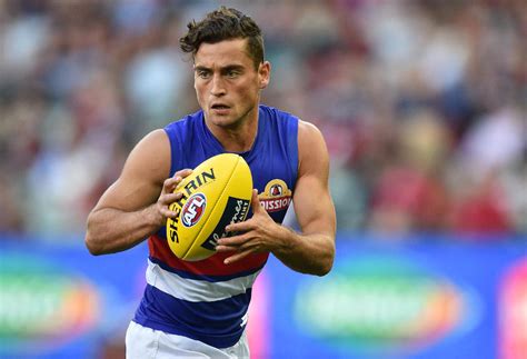Follow along as history is made at. Hawthorn Hawks vs Western Bulldogs semi-final live stream ...