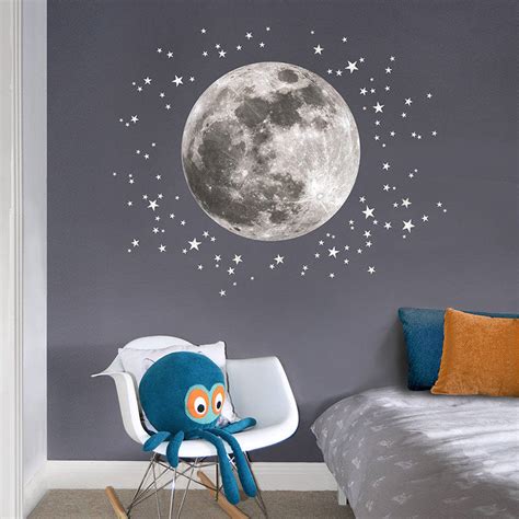 10 Space Themed Wall Decals For Curious Little Explorers