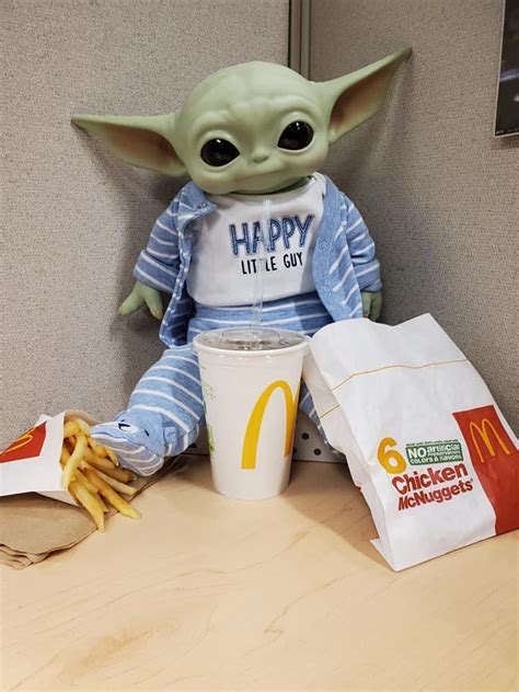 Baby Yoda Eat Food In Mcdonalds In 2021 Yoda Funny Yoda Meme Star