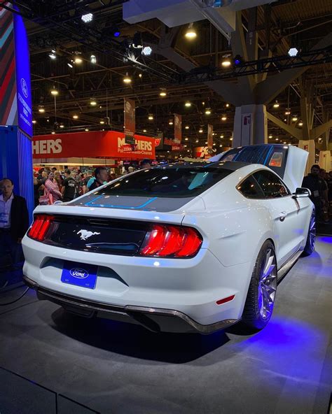 Ford Mustang Lithium Muscle Car S 900 Elektrickými Koňmi Pod Kapotou