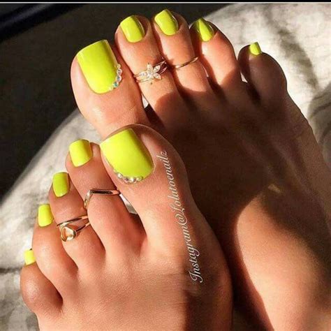 50 Cute Summer Toe Nail Designs To Flaunt Pretty Nails Neon Toe Nails