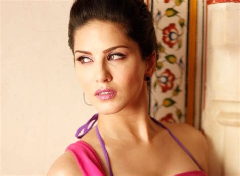 Pink Pink Sunny Leone Hd Wallpapers