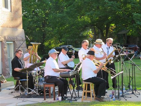 May 31 Concert Pictures - Red Willow Arts Coalition Welcome to the official willow tree® website.