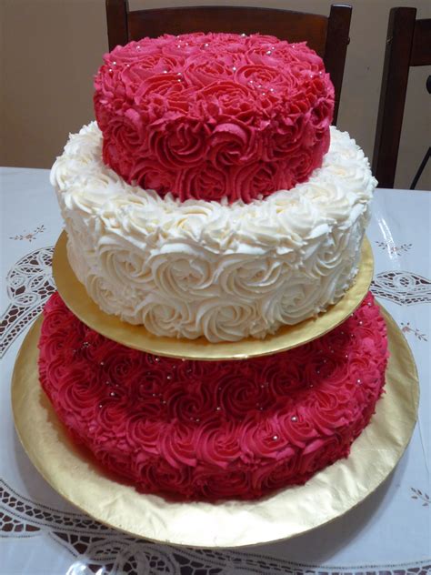 Buy red velvet cake in heart design for your girlfriend, wife at anniversary, wedding and special occasions. GiftaLove's Top 5 Picks for Quirky Wedding Cakes ...