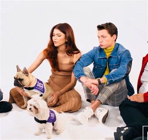 They're like regina, karen and gretchen. Tomdaya — Tom Holland, Zendaya e Jacob Batalon brincam com...