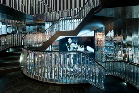 Nonton film secret zoo (2020). Why I Love Victoria's Secret store in London? | AV Style