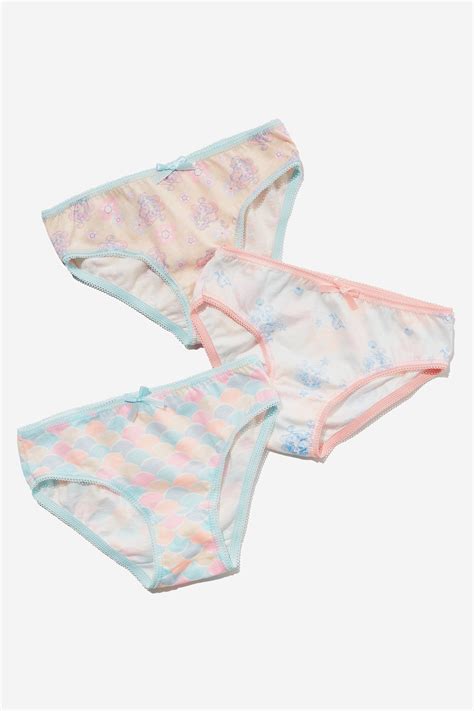 3 Pack Girls Underwear Licensed